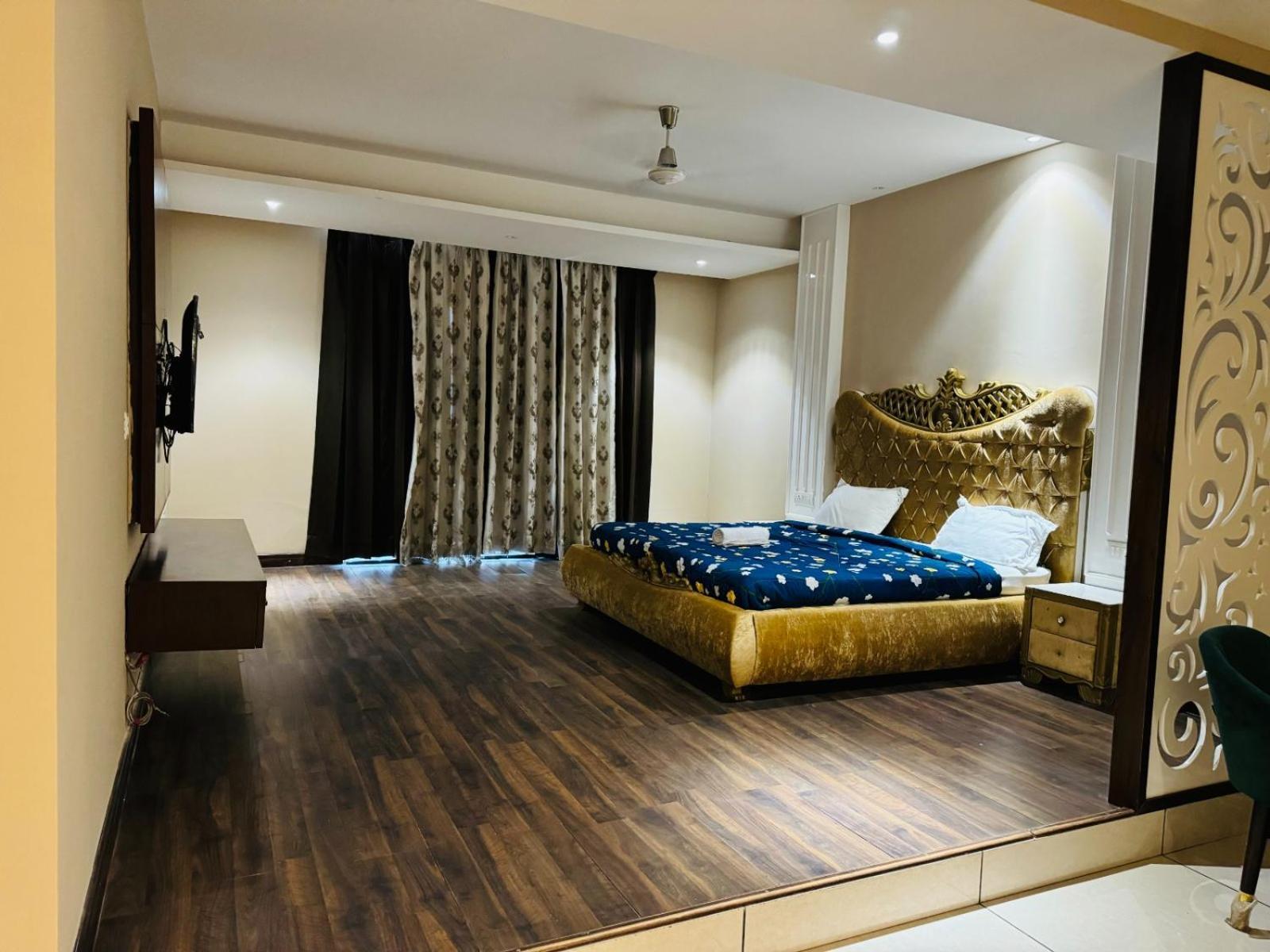 The Pearl Hotel Sirsa Екстериор снимка