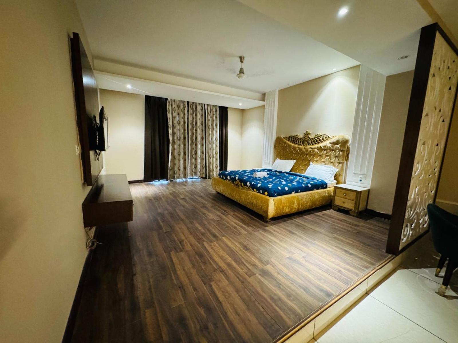 The Pearl Hotel Sirsa Екстериор снимка