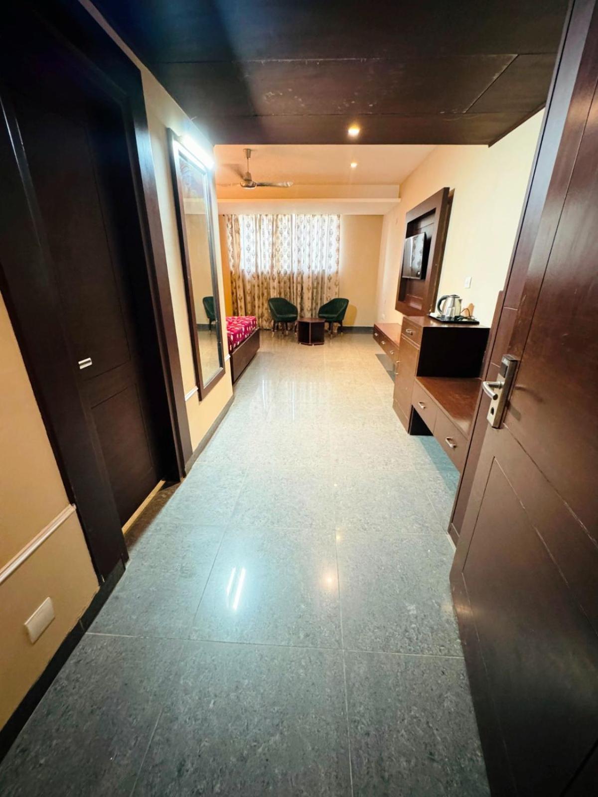 The Pearl Hotel Sirsa Екстериор снимка