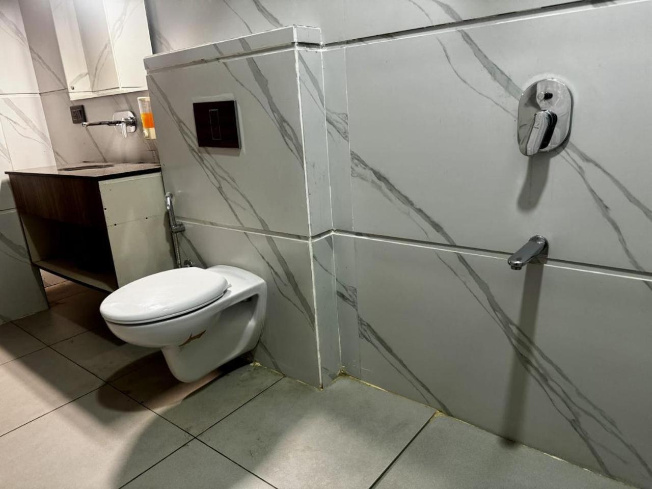 The Pearl Hotel Sirsa Екстериор снимка
